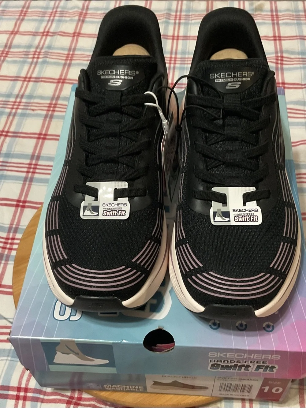 Skechers Black Sneakers Hands free swift fit women 10 NWT